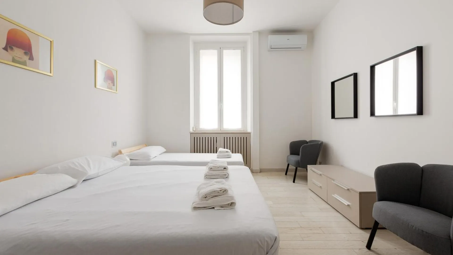M4 Argonne Balcony Apartment Milan Italy