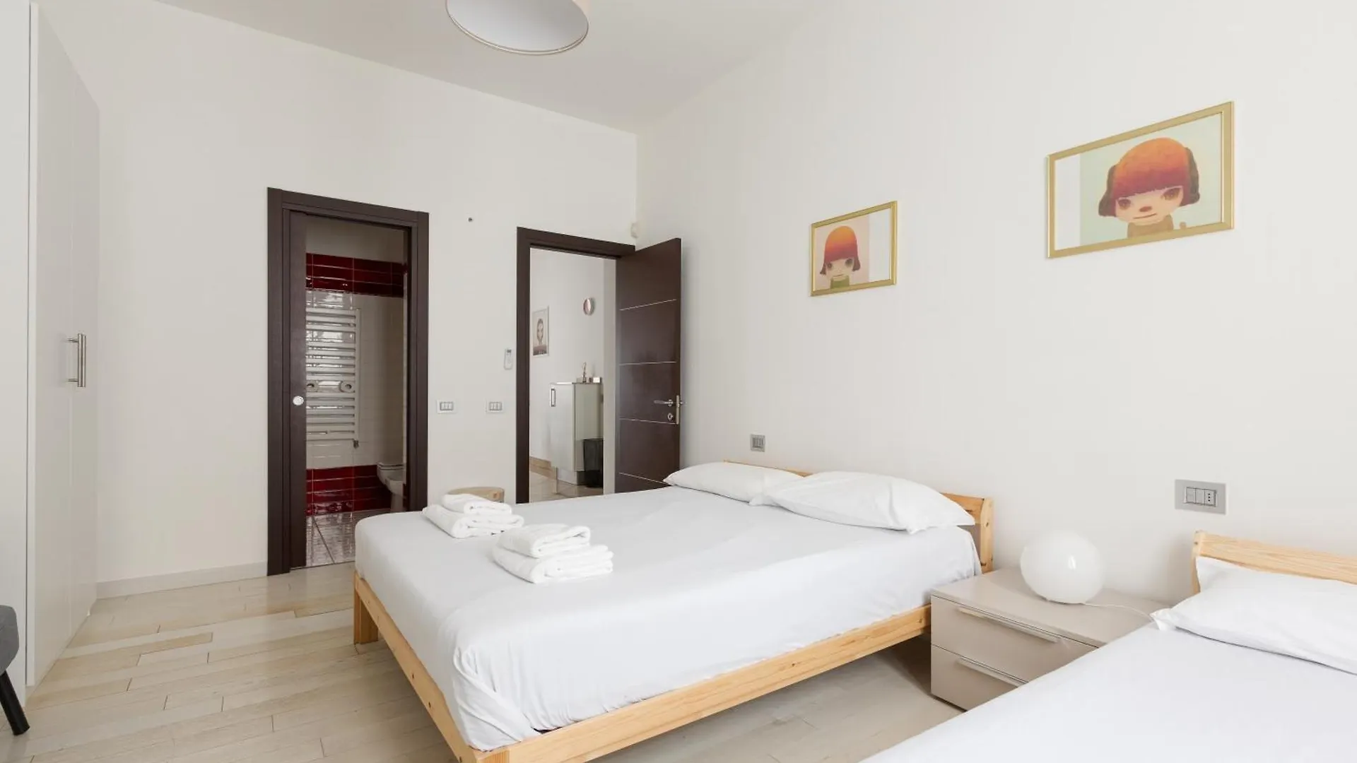 M4 Argonne Balcony Apartment Milan Italy