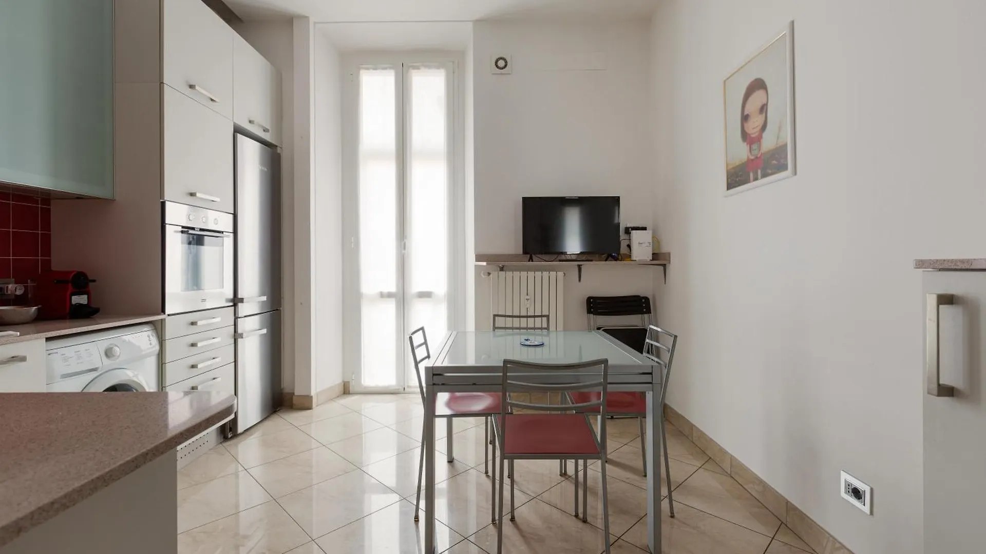 M4 Argonne Balcony Apartment Mediolan