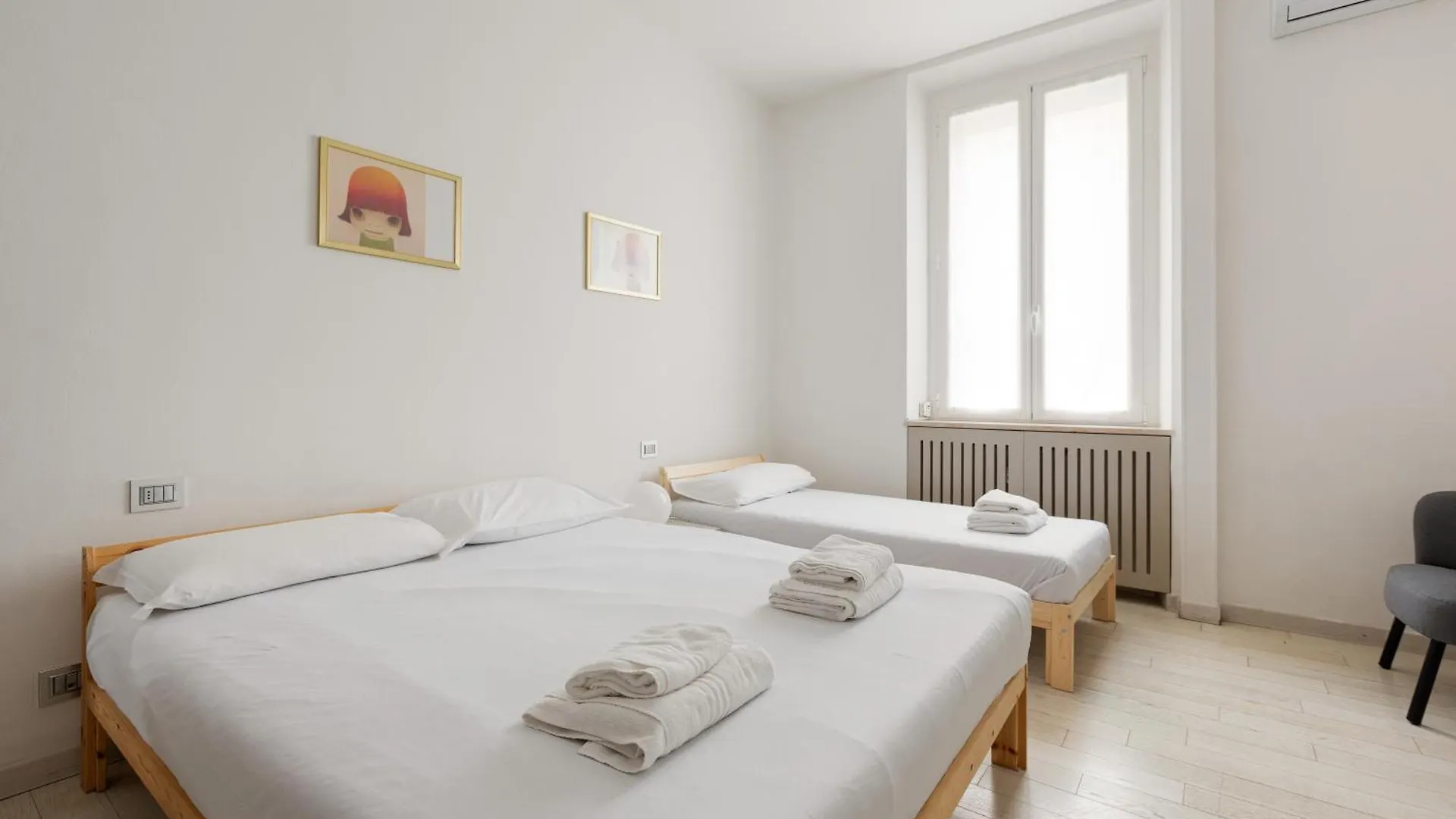 M4 Argonne Balcony Apartment Milan